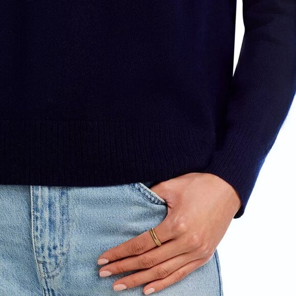 🇮🇹 NWT Cashmere Navy and Red Crew Neck Sweater~Dolce Vita 🇮🇹 - Picture 4 of 5